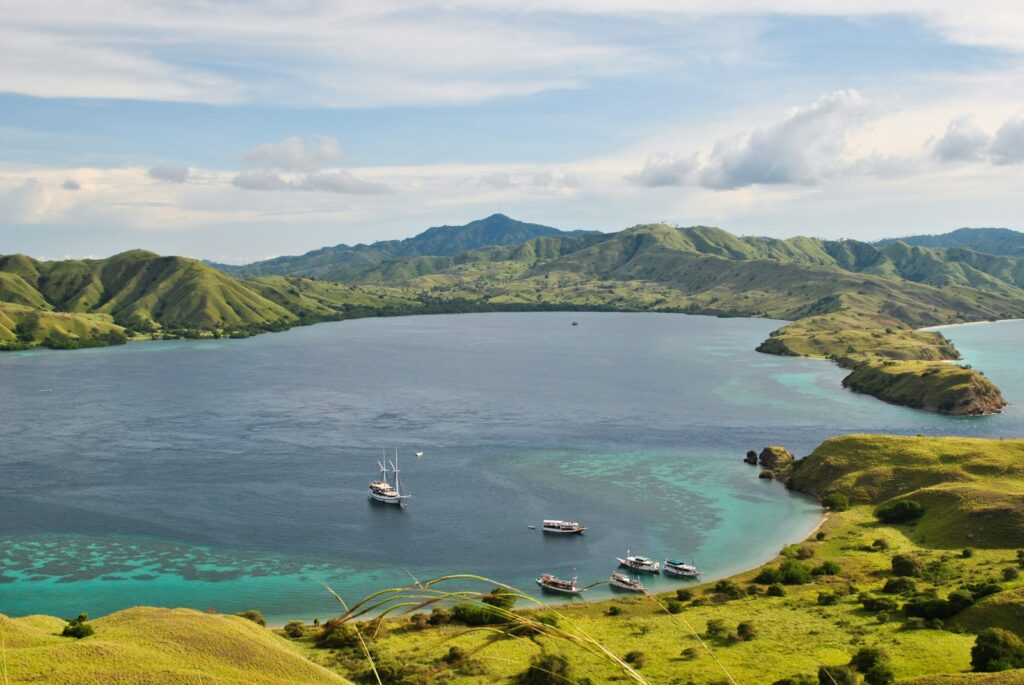 Padar Island Hike: Steps, Difficulty & Timing on a Day Trip